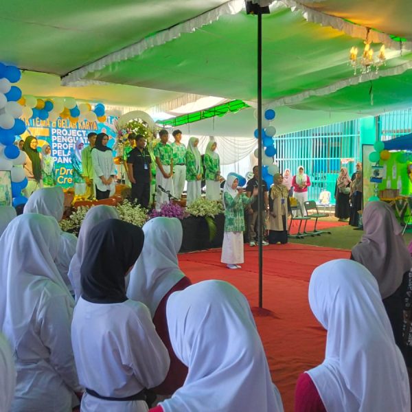 SMP Islam Al Azhar 18 Salatiga Gelar Karya dan Puncak Tema Bertajuk “Achieve Your Dream with Talent and Creativity”