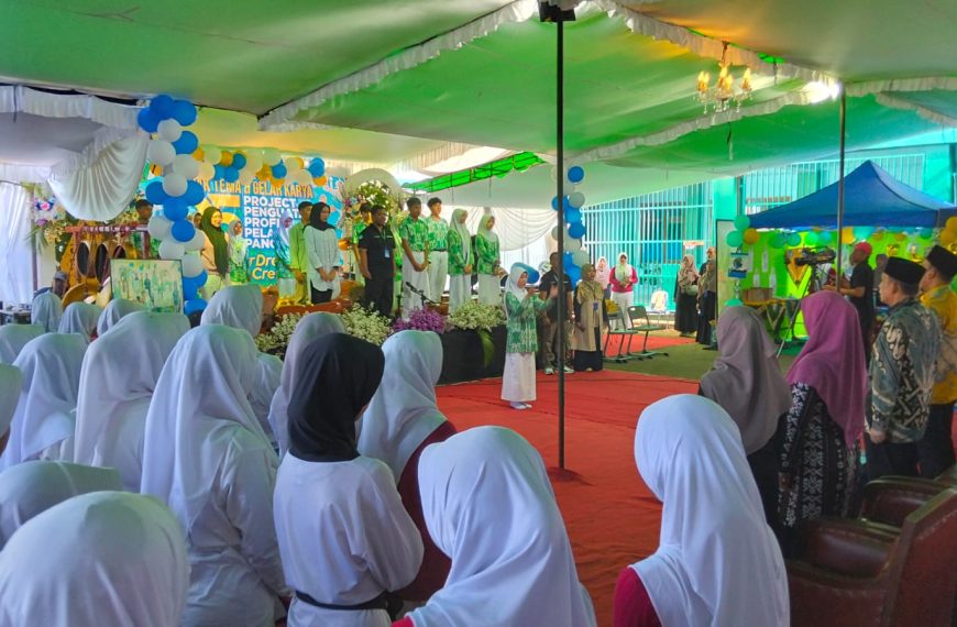 SMP Islam Al Azhar 18 Salatiga Gelar Karya dan Puncak Tema Bertajuk “Achieve Your Dream with Talent and Creativity”