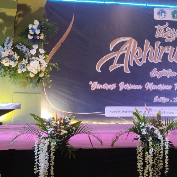 SMP Islam Al Azhar 18 Salatiga Gelar Acara Kelulusan Angkatan 19, 42 Siswa Terima Ijazah Tahfidz