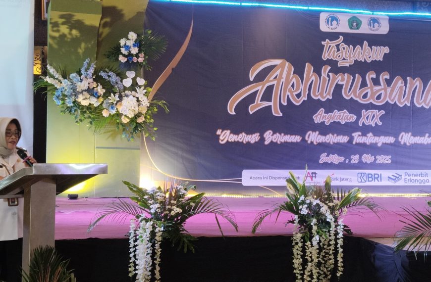 SMP Islam Al Azhar 18 Salatiga Gelar Acara Kelulusan Angkatan 19, 42 Siswa Terima Ijazah Tahfidz