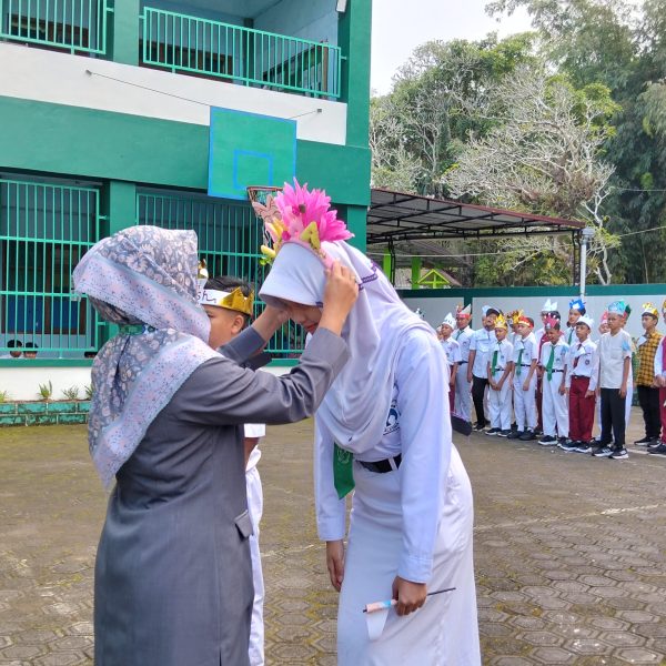 MPLS SMP Islam Al Azhar 18 Salatiga Dimulai, Siap Sambut Generasi yang Beradab, Berkemajuan dan Berdaya Saing Global