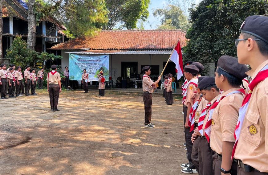 SMP Al Azhar 18 Salatiga Selenggarakan Kegiatan Kemah Wujudkan Pembelajaran Karakter Melalui Pengalaman di Alam Terbuka
