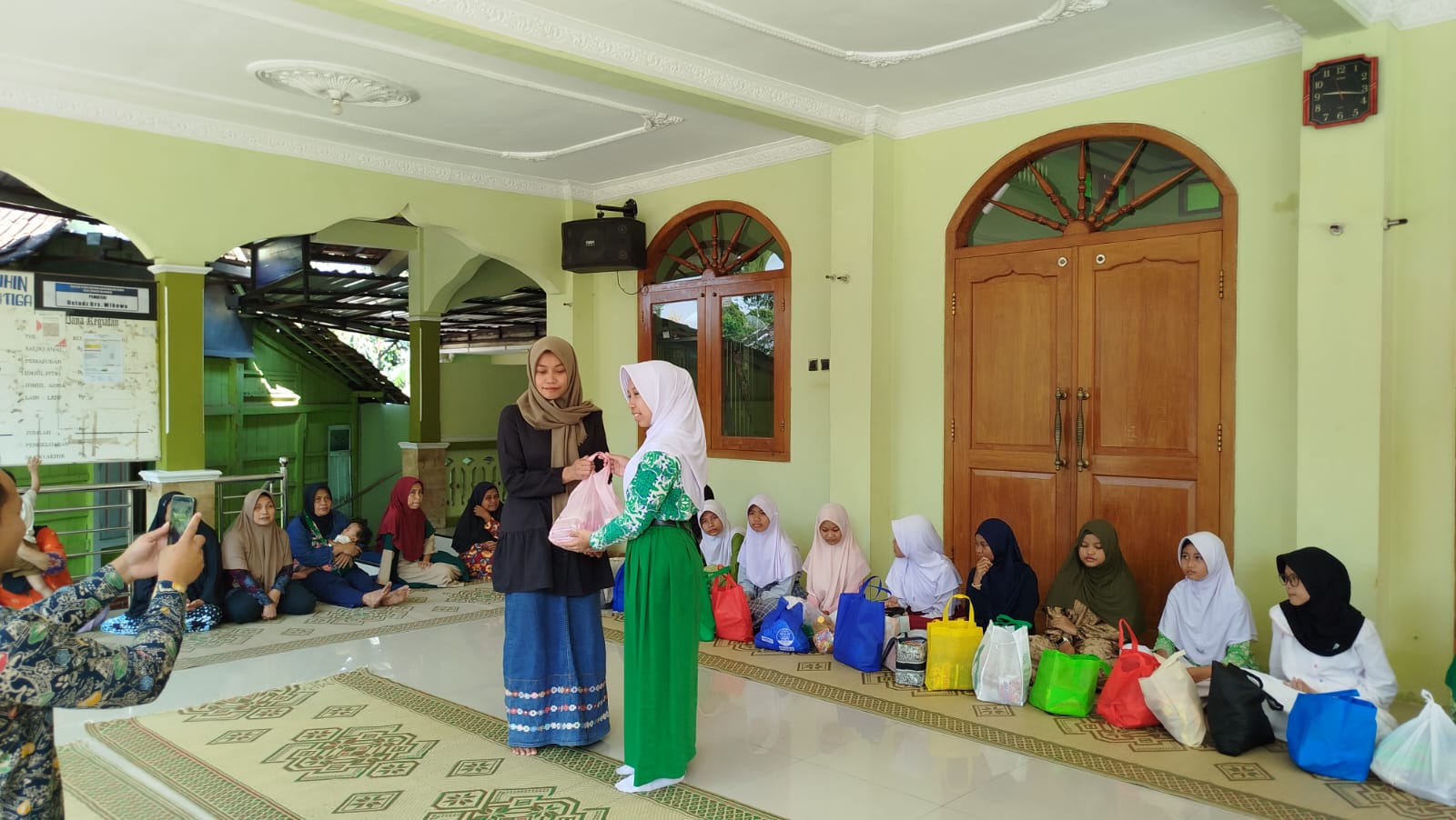 MPLS SMP Islam Al Azhar 18 Salatiga Tahun Pelajaran 2026/2027: Membangun Generasi Berkarakter Islami, Berprestasi, dan Siap Menyongsong Masa Depan