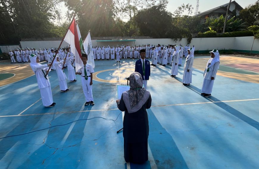 Pergantian Kepengurusan ROHIS SMP Islam Al Azhar 18 Salatiga, Lahirkan Semangat Baru untuk Berdakwah dan Berkarya